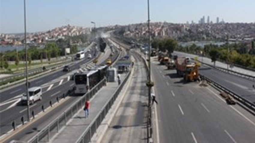 Haliç Köprüsü metrobüs yolunda bakım onarım çalışmaları başladı!