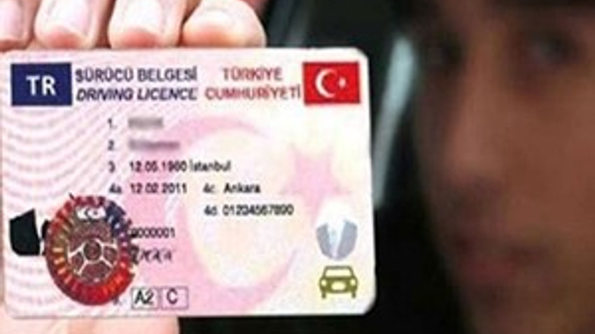 Ehliyet değiştirecekler dikkat! Bu parayı ödemek mecburi!