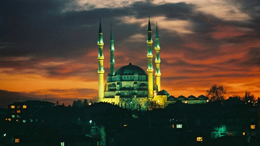 Selimiye Camii çevresi trafiğe kapatılıyor