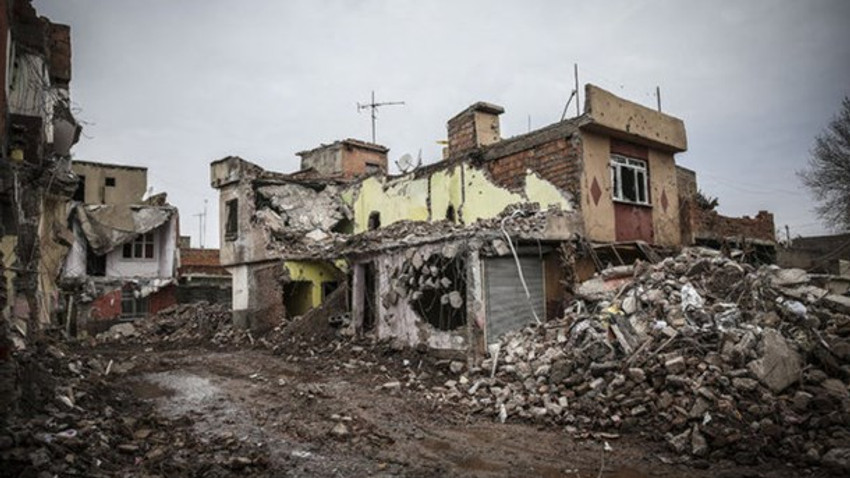 Sur'un tahrip olan evleri yeniden inşa ediliyor!