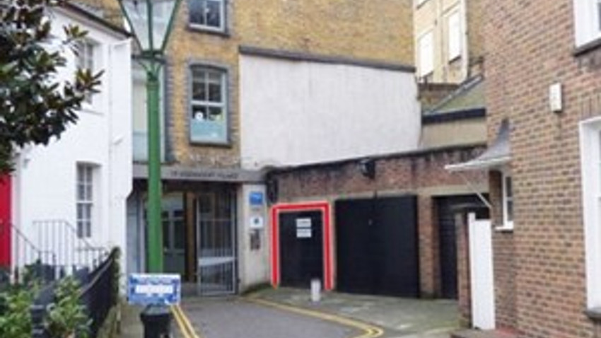 Bu garaj 1.5 milyon dolara satıldı