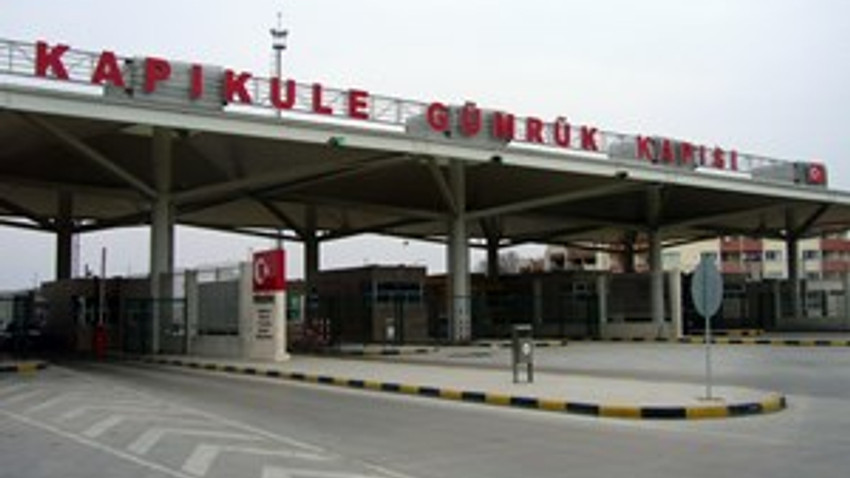 Kapıkule'de kilometrelerce kuyruk oluştu