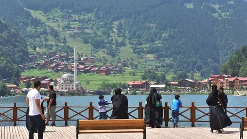 Karadeniz'e ziyaretçi akını! Sayıları 500 bini buldu