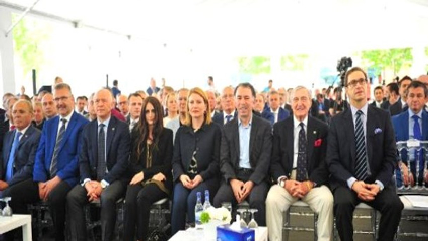 Bursa'da Mustafa Koç Spor Salonu törenle açıldı!
