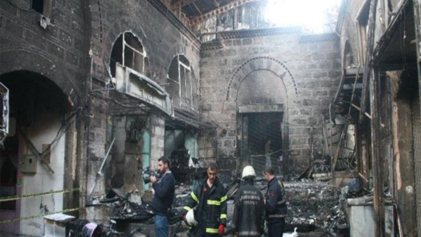 Yangının izleri siliniyor! Tarihi  Bursa Kapalı Çarşısı restore ediliyor