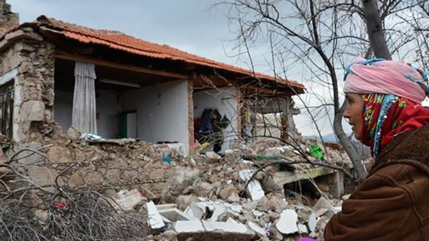 Beşik gibi sallanan Çanakkale'de hasar gören yapılar yeniden yapılacak