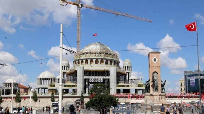 Taksim Camisi'nin kubbesi tamamlandı