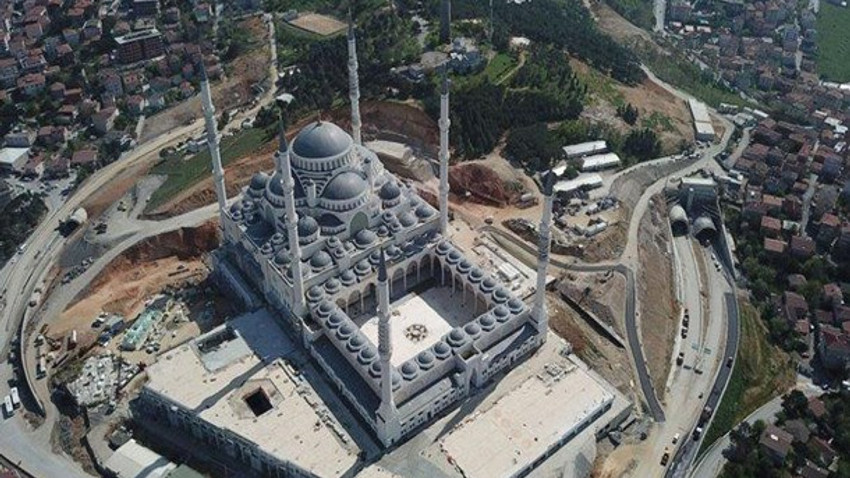 Çamlıca Camii'nin açılışı ertelendi
