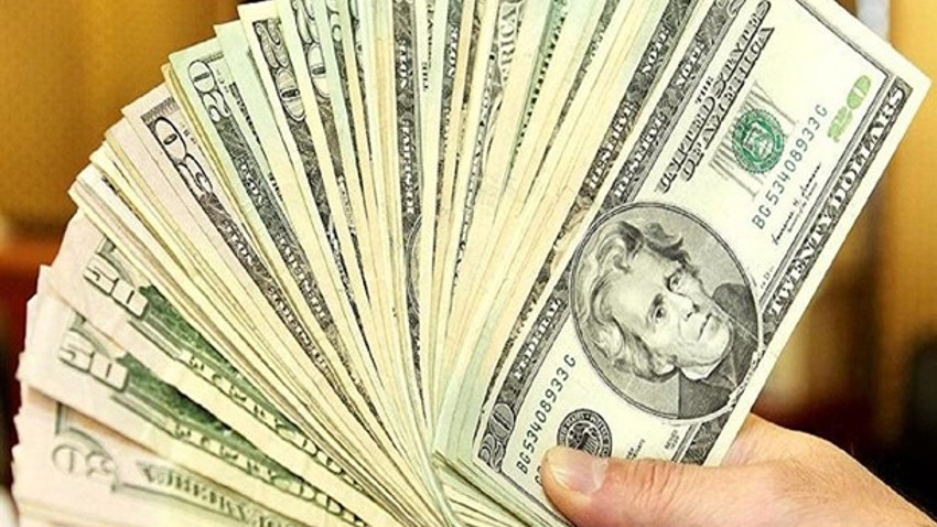 Dolar, 5 TL'ye dayandı