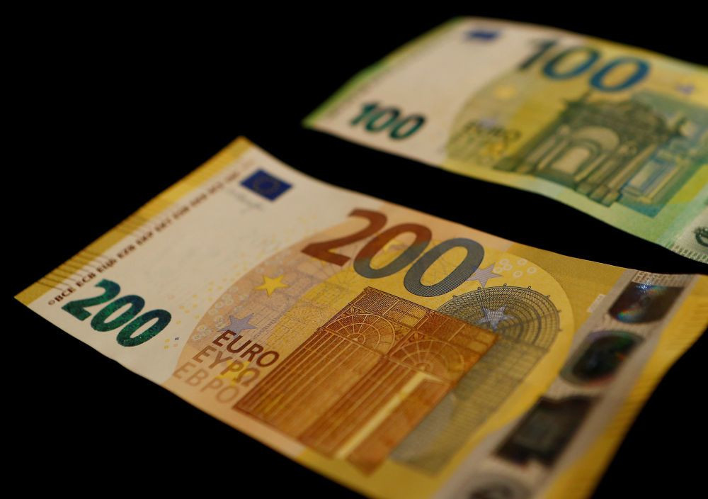 Yeni 100 ve 200 euro'luk banknotlar tedavüle girdi - Sayfa 2