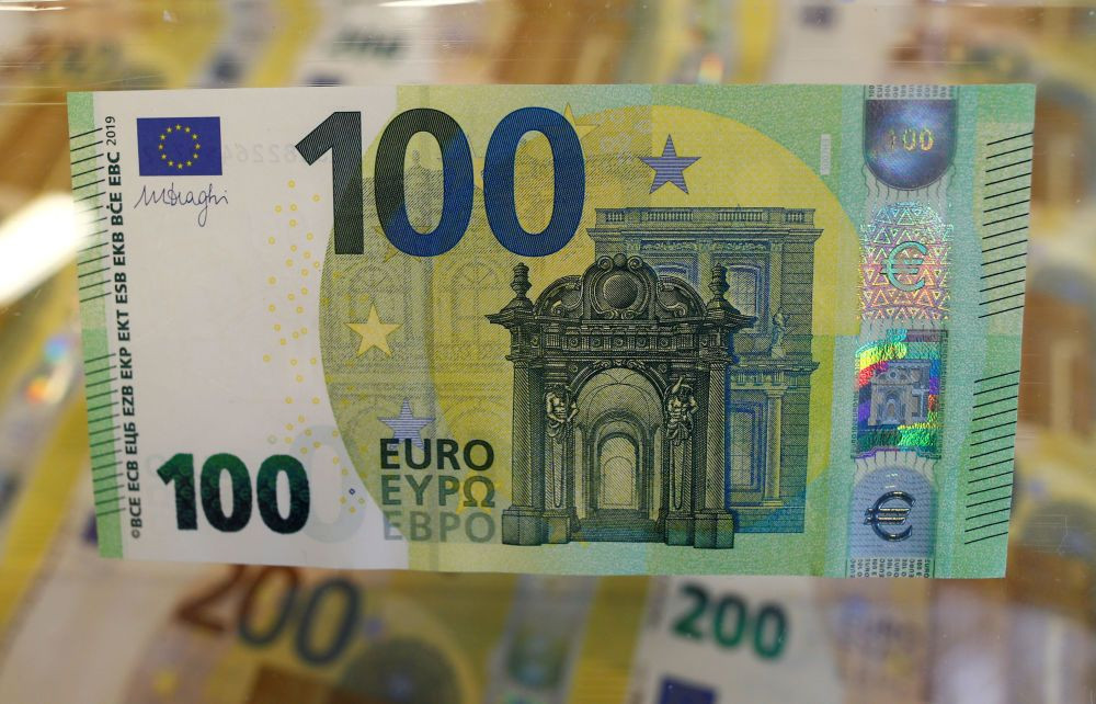 Yeni 100 ve 200 euro'luk banknotlar tedavüle girdi - Sayfa 4