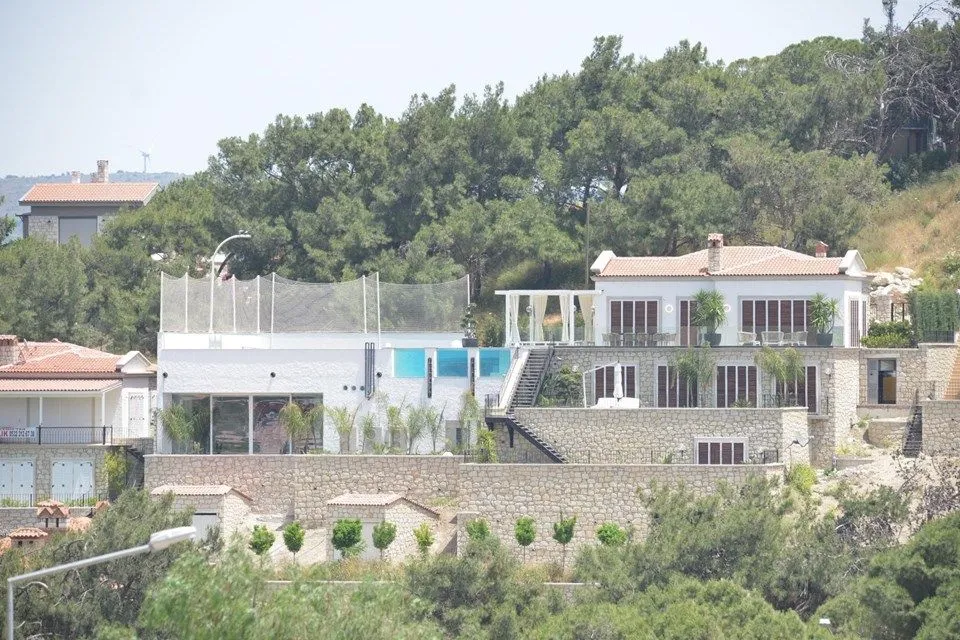 Acun ve Mesut Özil yan yana iki villa yaptırdı