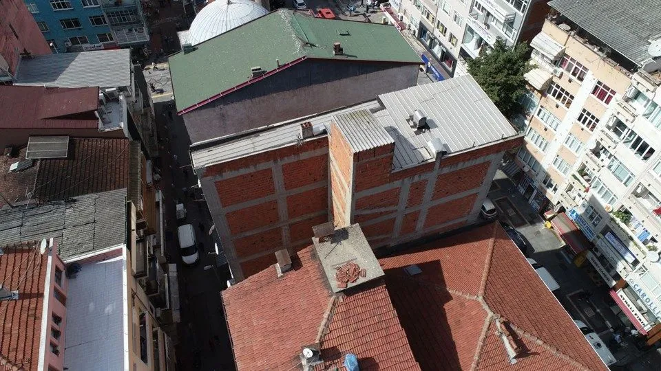 38 yaşında 2 metre genişlikle 8 katı var!