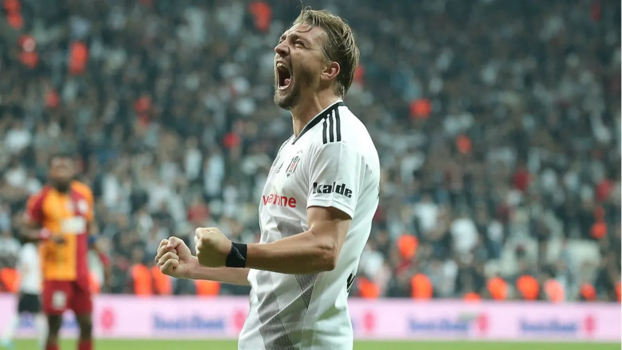 Caner Erkin Çekmeköy'den 4 tane ev satın aldı