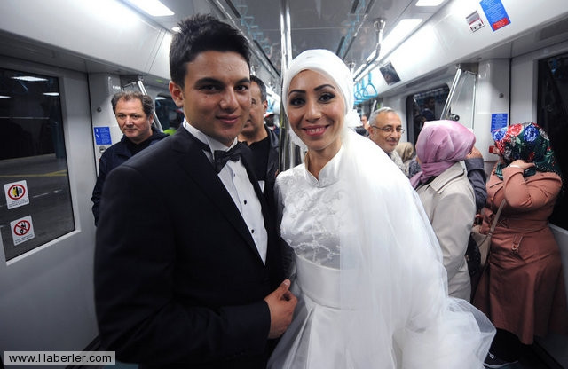 Marmaray'da düğün fotoğrafı çektirdiler - Sayfa 1