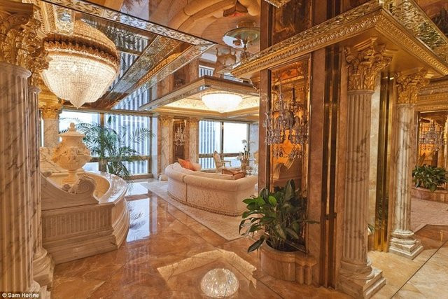 Emlak Kralı Trump'ın eşi olmayan altın kaplama evi! - Sayfa 1