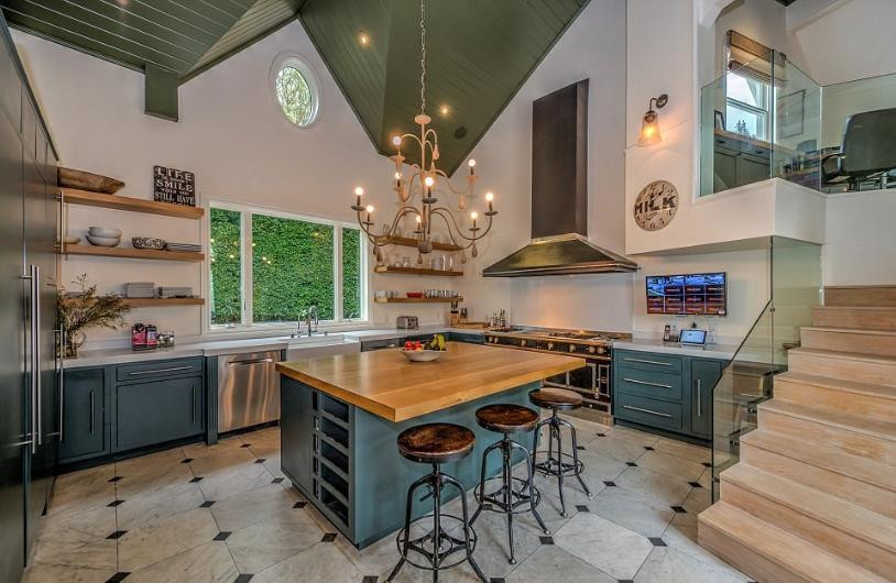 Ünlü oyuncu Chris Hemsworth evlerini satıp memlekete gitti - Sayfa 1