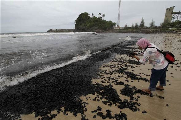 Gemiden dökülen kömürler sahile vurdu - Sayfa 3