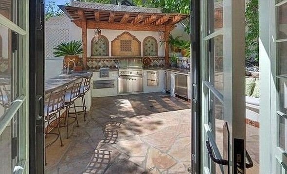 Eski model Tyra Bank lüks malikanesini sattı - Sayfa 2