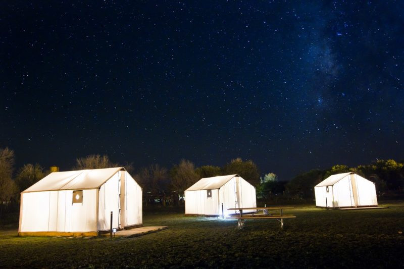 Texas'ta karavan ve çadırdan inşa edilen otel - Sayfa 4