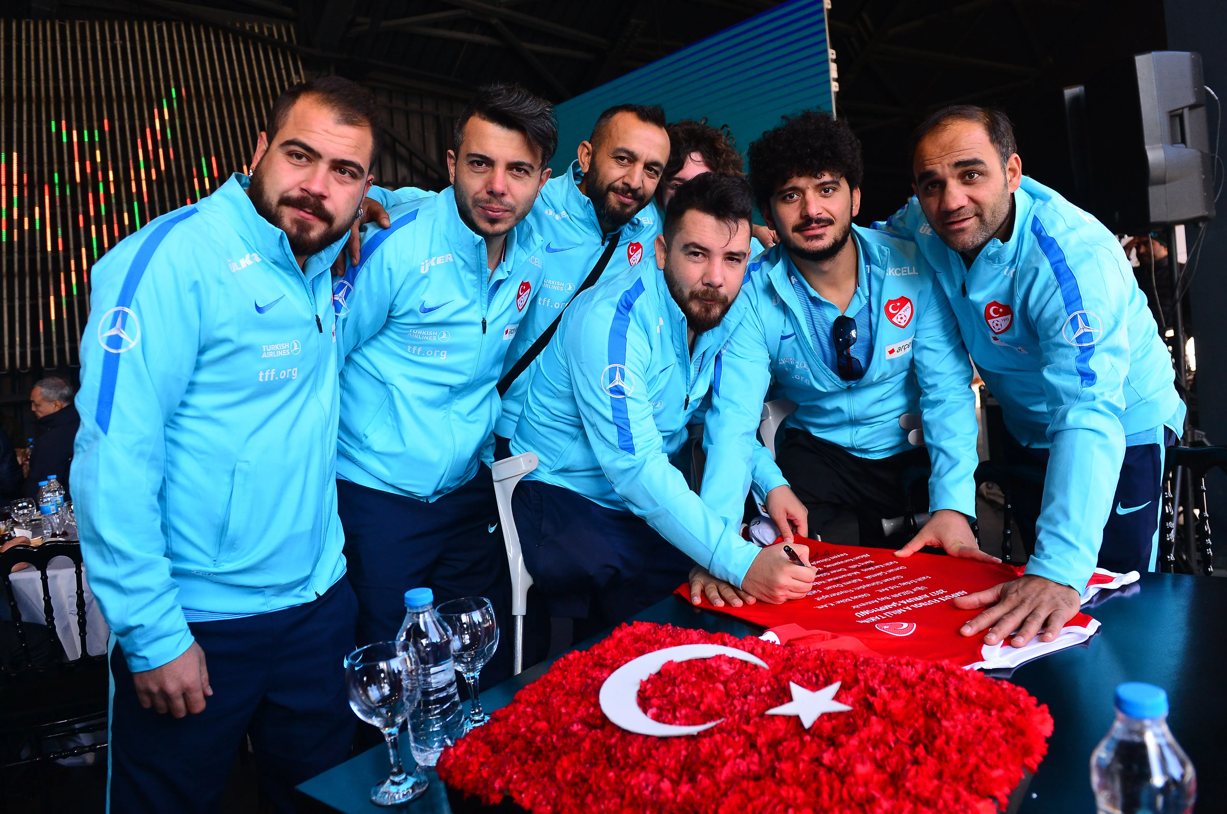 Ağaoğlu sözünü tuttu! Milliler evlerine kavuştu!