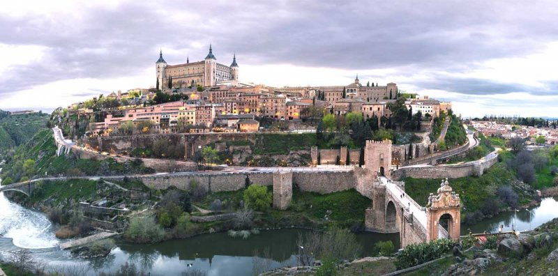 İspanya'nın görkemli yapılarıyla büyüleyen kenti! - Sayfa 4