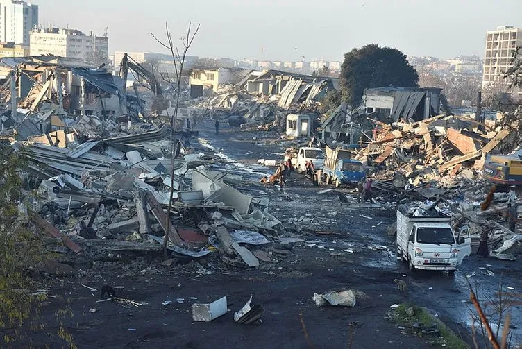 Zeytinburnu'ndaki Nakliyeciler Sitesi'nin yıkımı tamamlandı