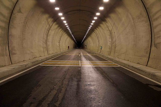 Türkiye'nin en büyük çift tüp tüneli açıldı - Sayfa 4